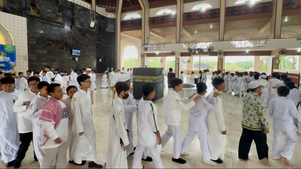 Belajar Rukun Islam Kelima, Siswa-Siswi SD IT Asy Syaamil Ikuti Pelatihan Manasik Haji